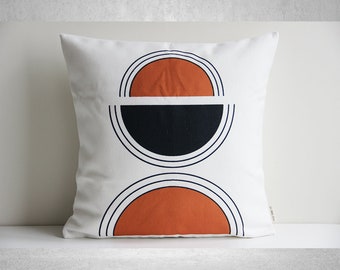 Mid Century Modern örngott: Mimimalistisk geometrisk, svart och orange färg