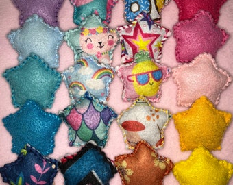 Mystery Catnip Star 5 Pack with Tin - Handmade Felt Cat Toy Value Pack