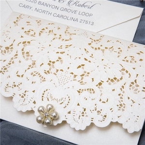 Invitation Dentelle Laser Cut - Ivoire - Pocket Fold - Dentelle vintage - Invitation de mariage vintage Laser Cut - Invitation Antique Lace Laser Cut