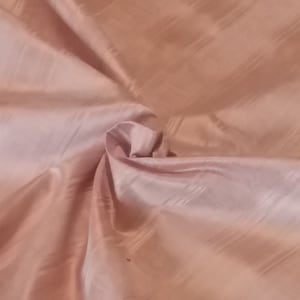 Lee Jofa Menlo Moire Stripe Rose Peach Tapicería Drapery Fabric