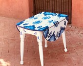 Drop leaf side table