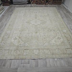 8x11 Neutral Heriz Rug, Beige Blue Vintage Rug, Faded Oushak Rug, Handwoven 8x11 Area Rug, Large Area Rug, 7.9x10.9 ft,
