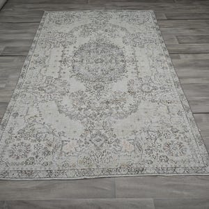 Vintage Turkish Oushak Rug: Neutral Woven Wool, 5.5x8.6 ft