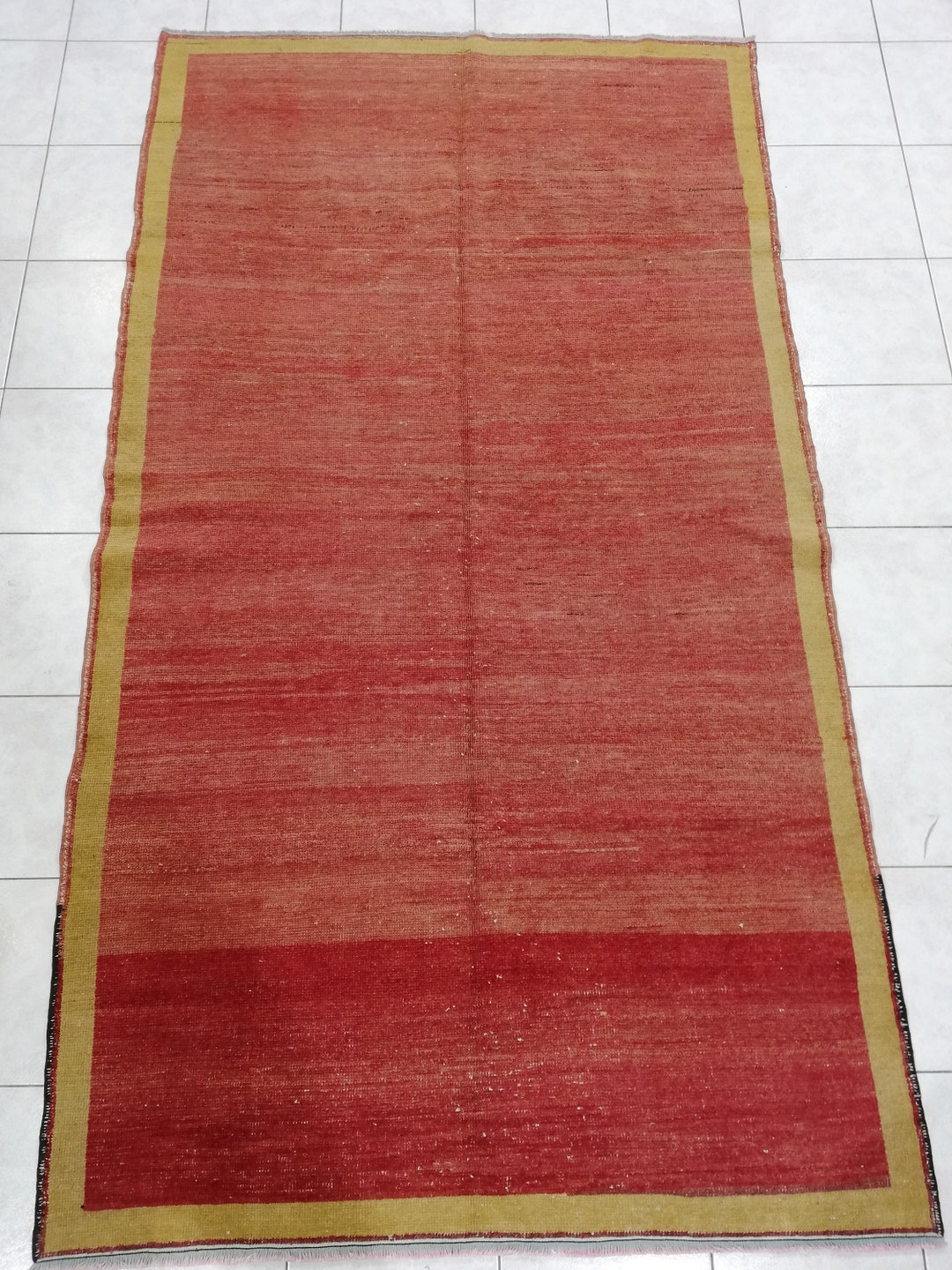 手織りのウシャックヴィンテージラグ：4.72 x 8.46フィート、色褪せた