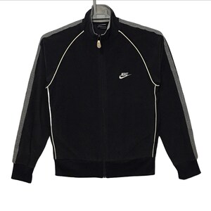 Vintage nike small logo mediums size black colour