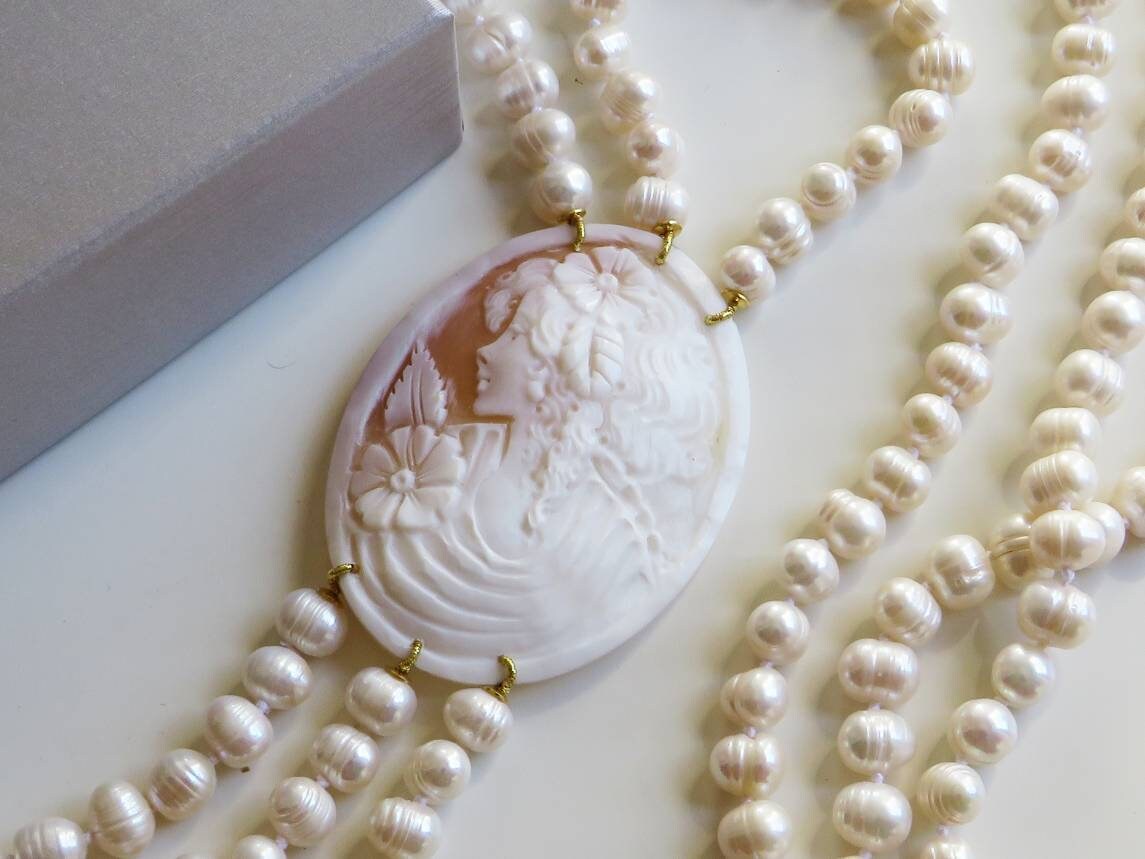 リバーパールとシェルカメオの3連ネックレス - Etsy 日本