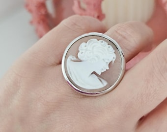 Runder Ring aus 925er Silber mit Kamee von Torre del Greco