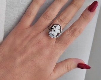 希少なアンティークイタリア製9Kゴールド製小さな天然シェルカメオ