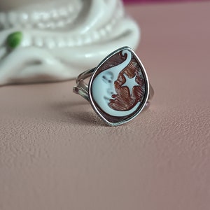 Victoriaanse ring van 925 zilver met sardonische schelpmaancamee