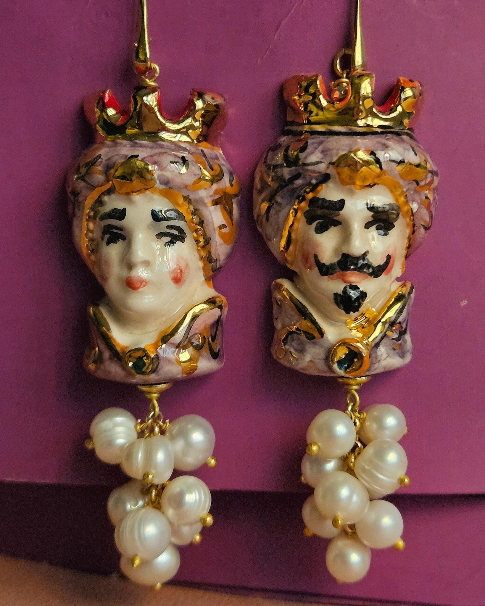 Orecchini Siciliani con Teste di Moro in Ceramica di Caltagirone e Corallo Rosso | Chapeau Atelier