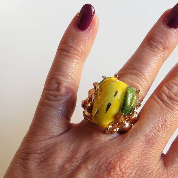 Bague artisanale avec citron en véritable céramique de Caltagirone peinte à la main