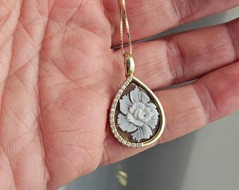 ルースシェルカメオ：手彫りサードニクスの花（40～50 mm） - Etsy 日本