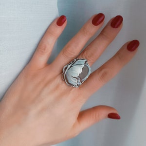 Bague victorienne en argent 925 avec camée papillon coquillage sardonique image 1