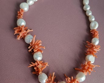 真珠と天然ピンク珊瑚のネックレスとブレスレットのセット - Etsy 日本