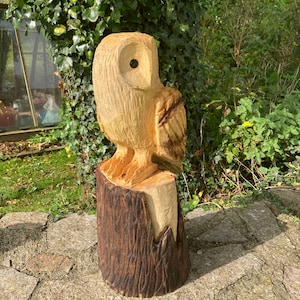 Chainsaw carved owl image 3