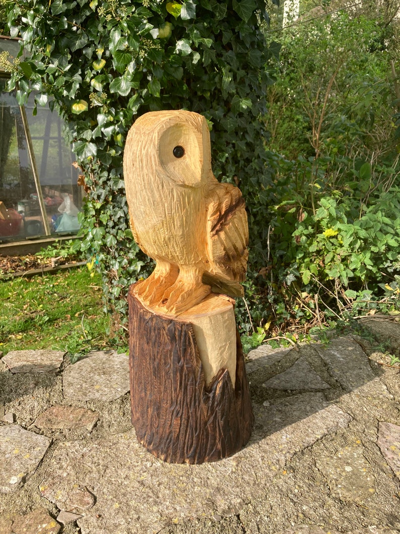 Chainsaw carved owl image 3