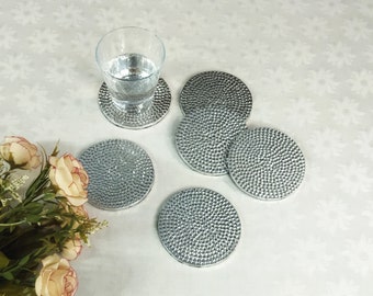 Lot de 6 sous-verres faits à la main // Silver Coaster // Décoration de table // Gravure sur métal // Pendaison de crémaillère // Produit cadeau