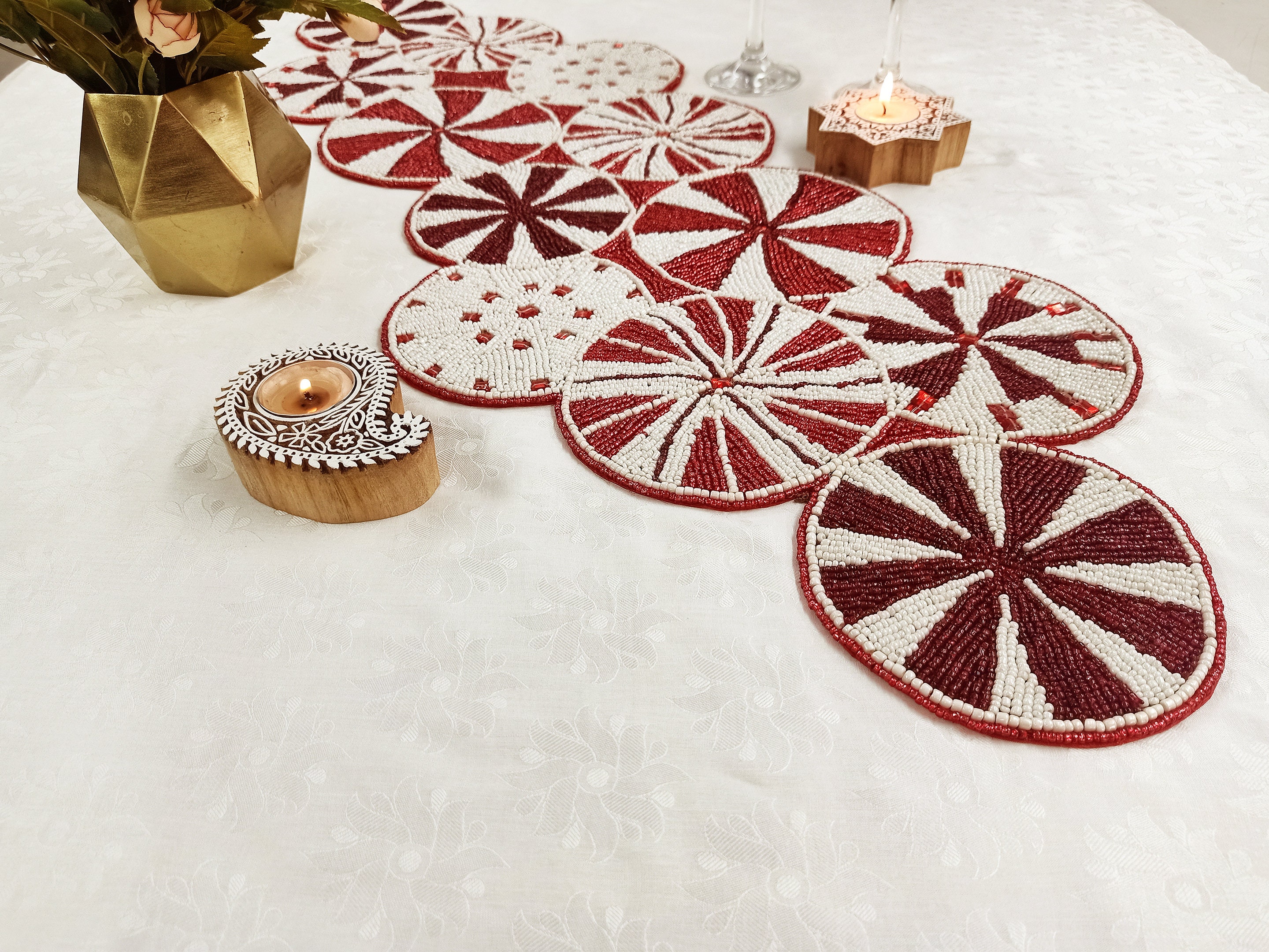 Red and White Pinwheel Circles Handmade Beaded Runner - Etsy