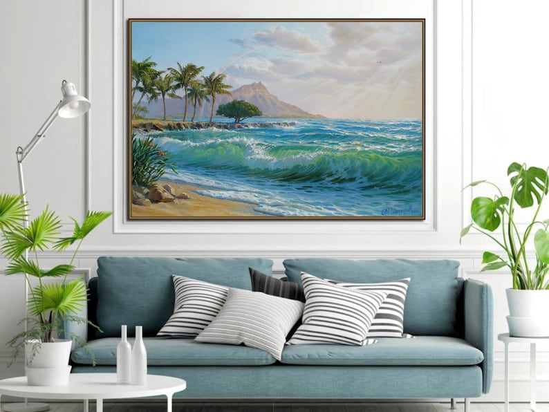 Puede incluir: Una pintura de una escena de playa tropical con palmeras, agua azul y una monta&ntilde;a en la distancia.