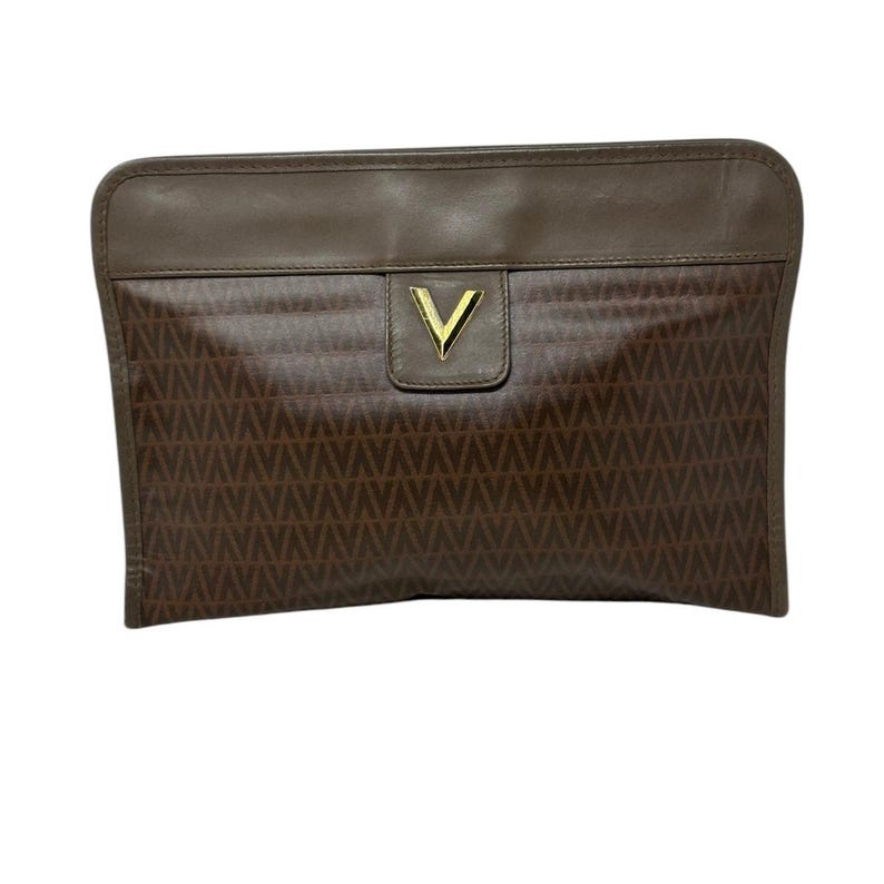 Bolso de mano Valentino de piel marrón con estampado en V. imagen 10