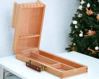 Providing a Wooden Flip-Open Case for Artists' Brushes and Tools for Drawing and Painting