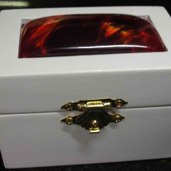 White lacquered Trinket/Jewelry box w/Bowlerite inlay