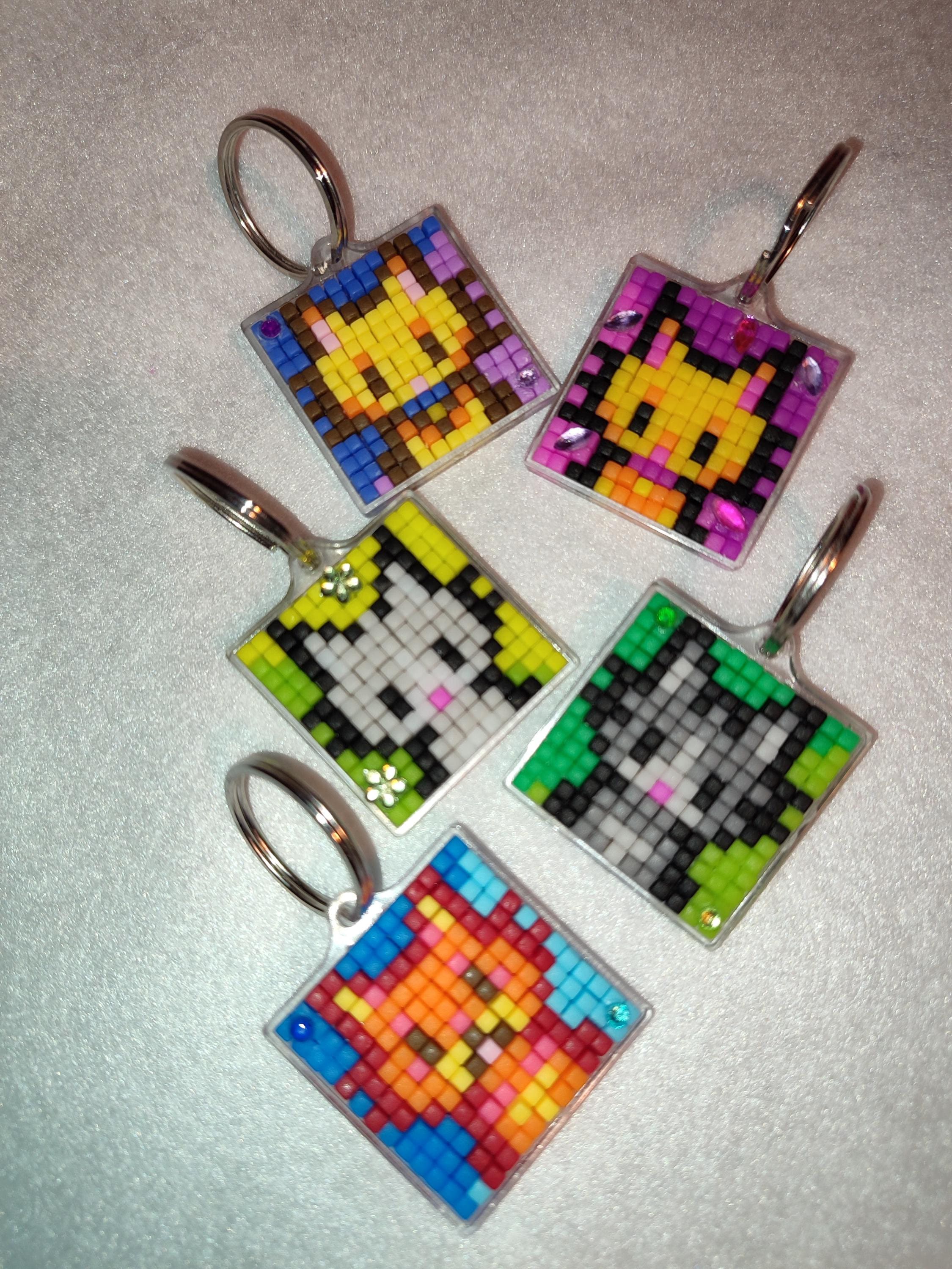 キーアートデラックスピンバッジ Key Art Deluxe Pin f92d9d0b84371db25083dde0afd719