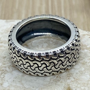 Tire tread wedding ring set on sale