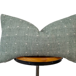Funda de almohada con lunares verdes y blancos, funda de almohada lumbar de algodón Chiangmai, 12 x 20 pulgadas, 14 x 20 pulgadas, 14 x 30 pulgadas (se adapta a un inserto de 14 x 32 pulgadas), 14 x 34 pulgadas (se adapta a un inserto de 14 x 36 pulgadas)