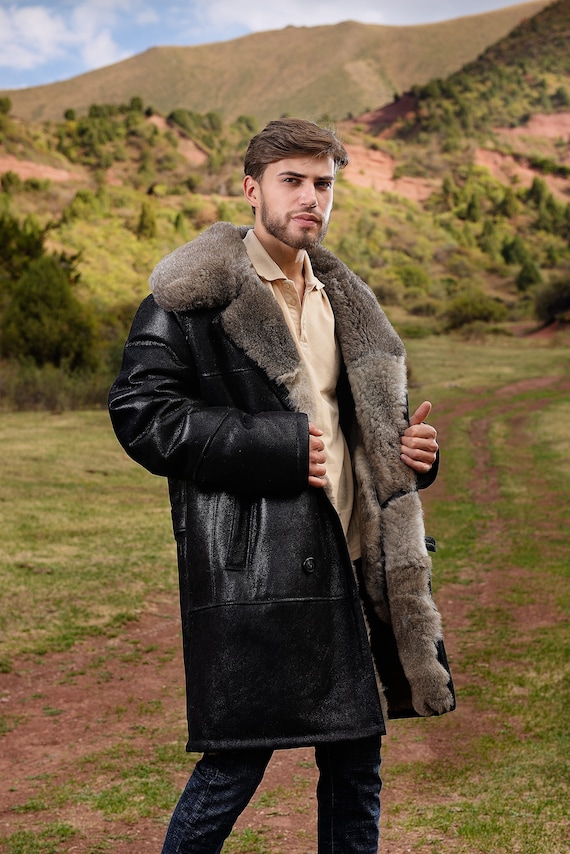 Men's Long Shearling Sheepskin Coat With Wide Grey Fur 