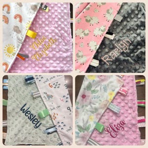 Manta de bebé personalizada Bigger Tag Cuddle, regalo para baby shower en felpa bordada y suave al tacto. imagen 12