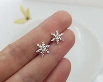 Sterling Silver Snowflake Earrings, Christmas Gift, Snowflake Stud Earrings Minimalist, Silver Snowflake Earrings