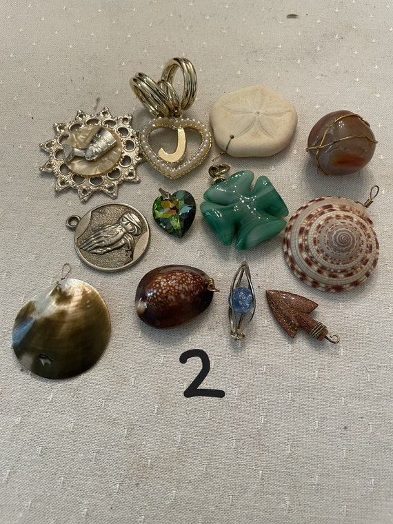 Lot of pendants or charms - image 3