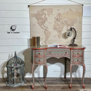 1900&#39;s Ornate Antique Desk or Vanity