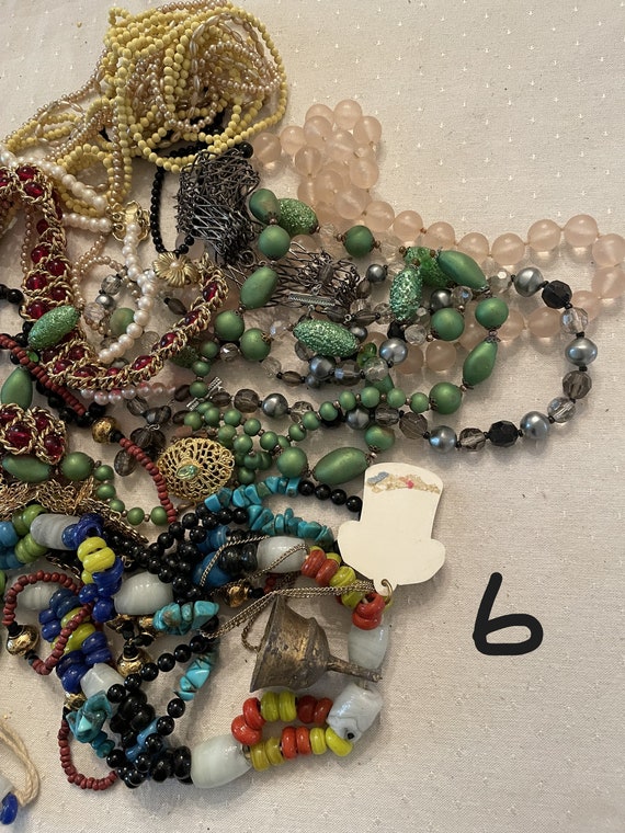 Lot of vintage necklaces - image 1