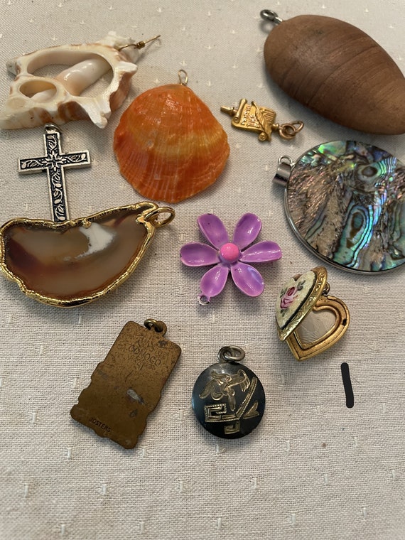 Lot of pendants or charms - image 2