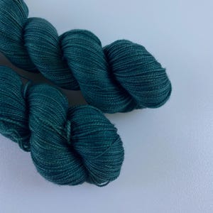Hand-Dyed Merino Nylon Yarn - Fingering Weight - Calypso Colorway - Soft Indie Yarn for Knitting & Socks