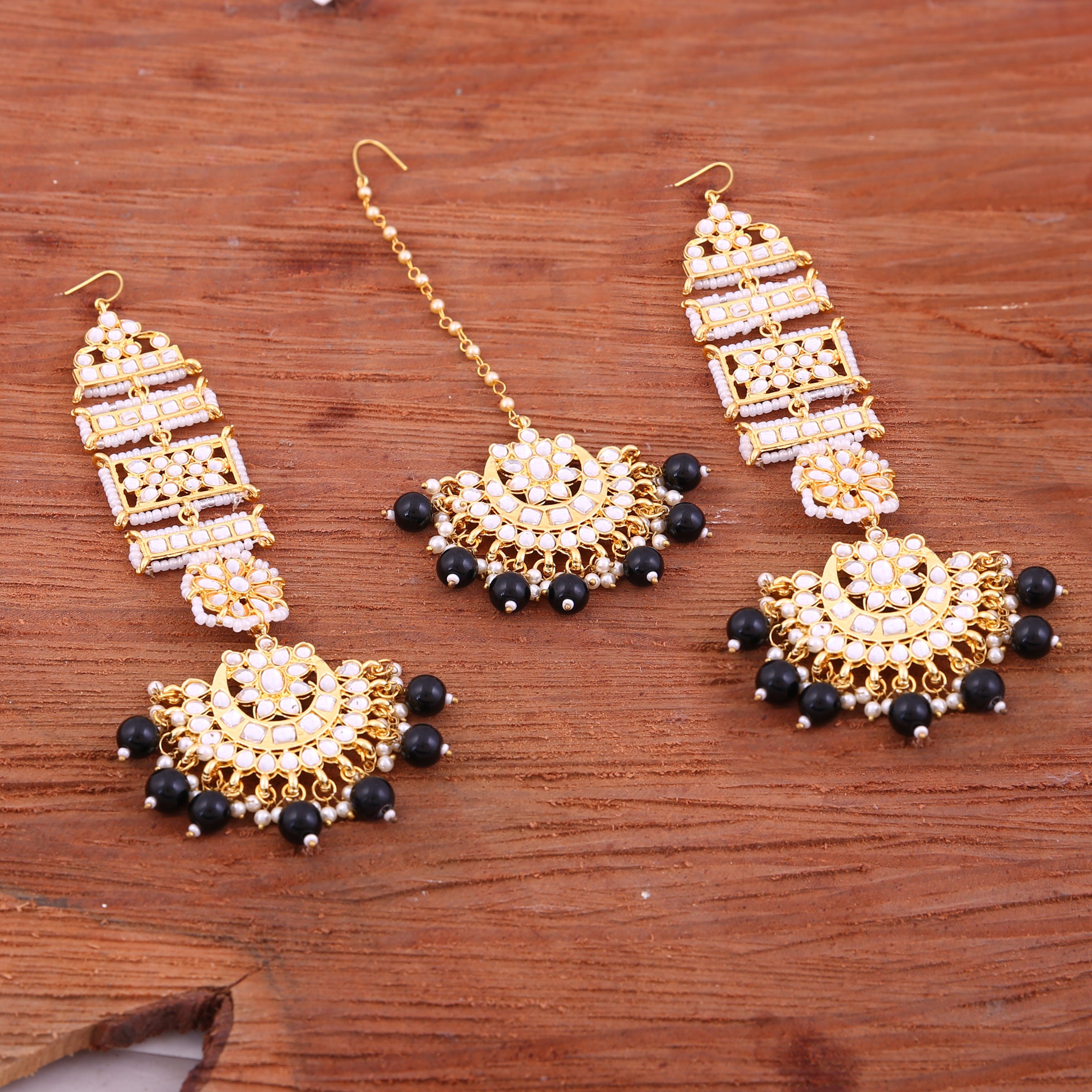 Kundan Earrings Maang Tikka Set For ladies Buy Online – Gehna Shop