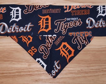 Detroit Tigers Dog Bandana – MLB Over the Collar Pet Scarf