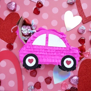 Coche mini piñata Amor buggy Coche piñata Coche fiesta favor Transporte tema San Valentín buggy piñata Mini coche piñata Vehículo fiesta temática Ea. imagen 3