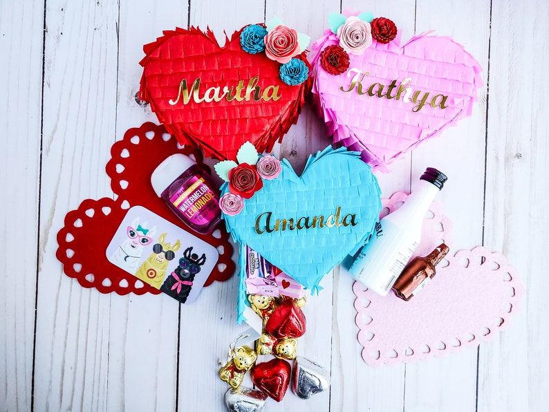 Mini heart piñata with flowers 5 Valentine's day mini piñata Galentine's day gift Mother's day gift box Conversation heart Heart decor Ea image 6