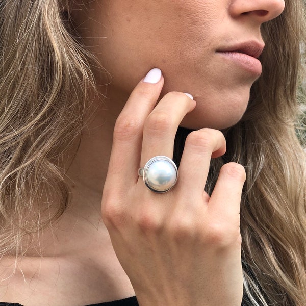 Mabe Pearl Ring, Natural Mabe Pearl, Chunky Pearl Ring, June Birthstone, Large Pearl Ring, White Pearl Ring, Vintage Ring, Solid Silver Ring