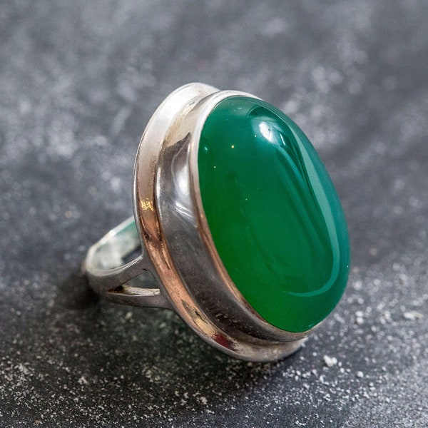 Green Large Ring, Emerald Ring, Created Emerald, Large Stone Ring, Vintage Large Ring, Green Emerald, Solid Silver Ring, Green Ring, Emerald