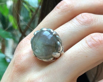 Labradorite Ring, Natural Labradorite, Statement Ring, Green Ring, Vintage Ring, Round Ring, Solid Silver Ring, Wide Band Ring, Labradorite