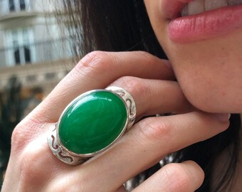 Large Green Ring, Natural Green Agate, Statement Ring, Vintage Ring, Large Green Stone, Vivid Green Ring, Bohemian Ring, Solid Silver Ring