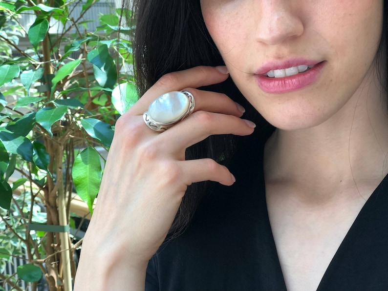Shell Pearl Ring, Mother of Pearls, Natural Shell Pearl, June Birthstone, Silver Oval Ring, Pearl Ring, Vintage Pearl Ring, 925 Silver Ring image 2