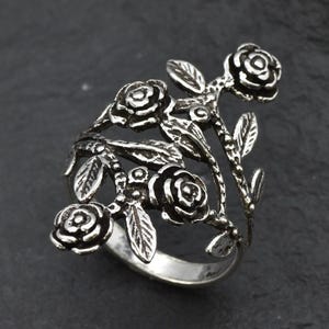 Statement Ring Blume, Floral Ring, wunderliche Blume Ring, viktorianischer Rose Ring, große Statement Ring, lange Blume Ring, Rose Statement Ring