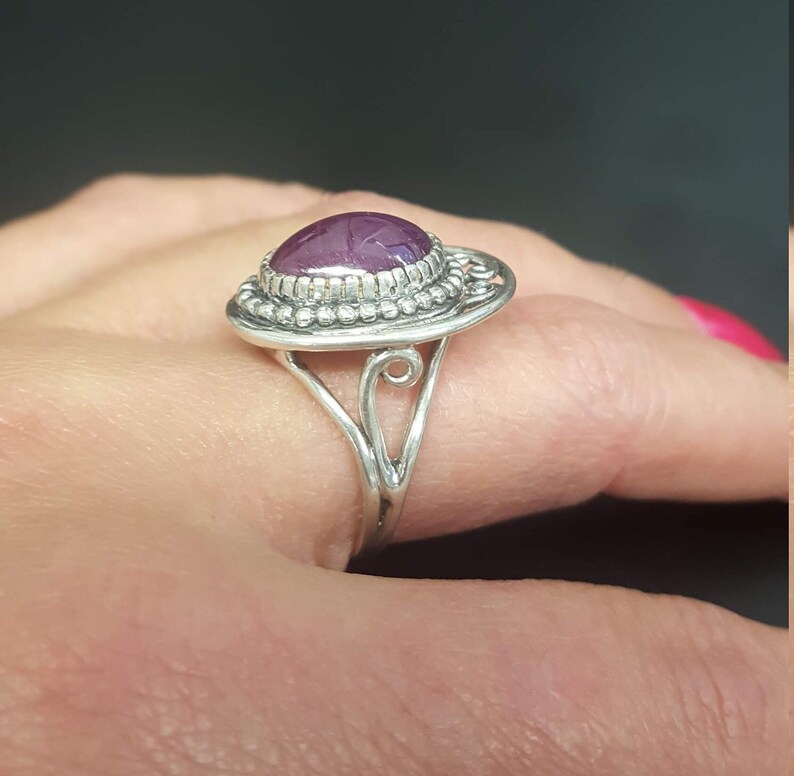 Bague rubis antique, bague rubis naturel, bague rubis rouge, pierre de naissance juillet, grosse bague rubis, bagues rubis, bague en argent, rare par Adina image 8
