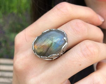 Labradorite Ring, Natural Labradorite, Silver Leaf Ring, Green Ring, Vintage Ring, Oval Ring, Solid Silver Ring, Leaf Band Ring, Labradorite