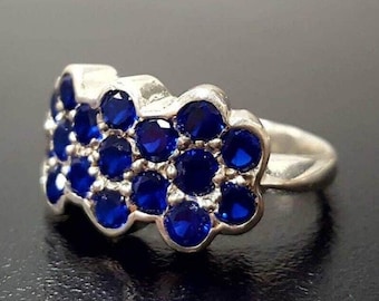Blumen Saphir Ring, erstellt Saphir, September Geschenk, Blaue Blume Ring, Saphir Band, Silber Blumen Band, Geschenk für Sie, Selten von Adina